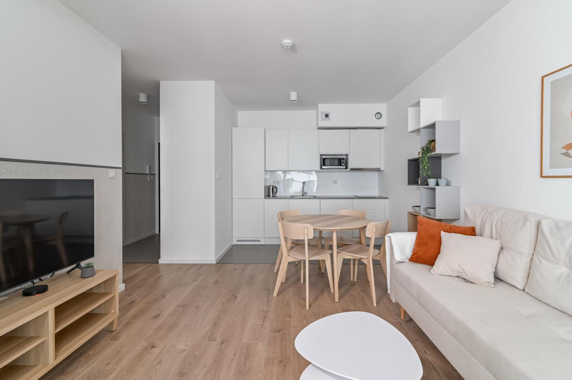 Ltc - Modern Tower Apartment